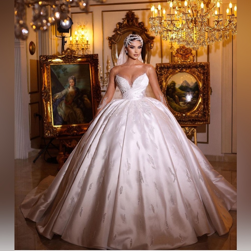 frida xhoi & xhei custume dress, vail and headpiece
